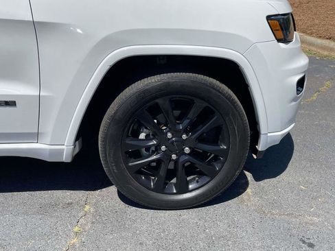 Used 2020 Jeep Grand Cherokee Altitude RWD image 10