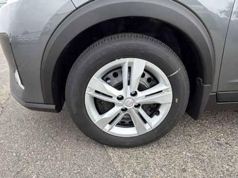 New 2025 Nissan Kicks Play S image 10