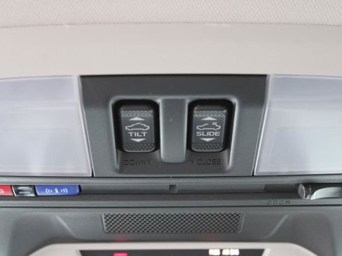 New 2025 Subaru Crosstrek 2.5i Limited w/ Popular Package #4A image 17