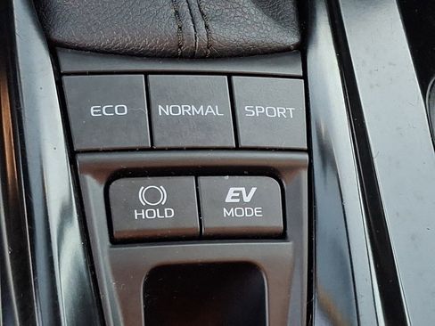 Used 2025 Toyota Camry SE image 22