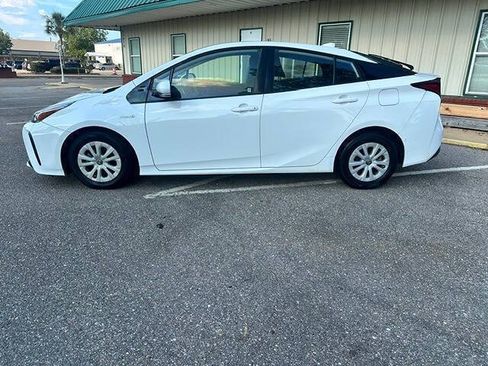 Used 2019 Toyota Prius LE FWD image 9