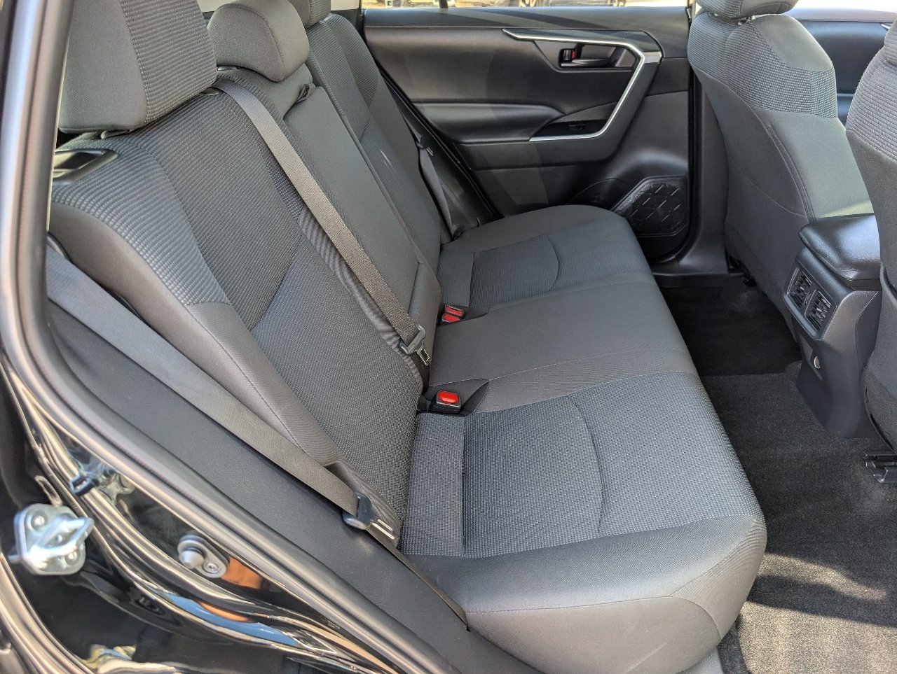 Used 2025 Toyota RAV4 LE FWD image 5