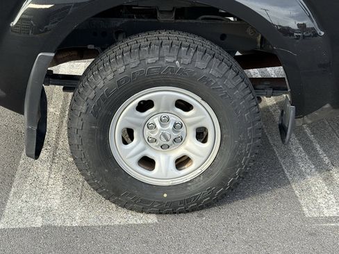 Used 2018 Nissan Frontier S image 11