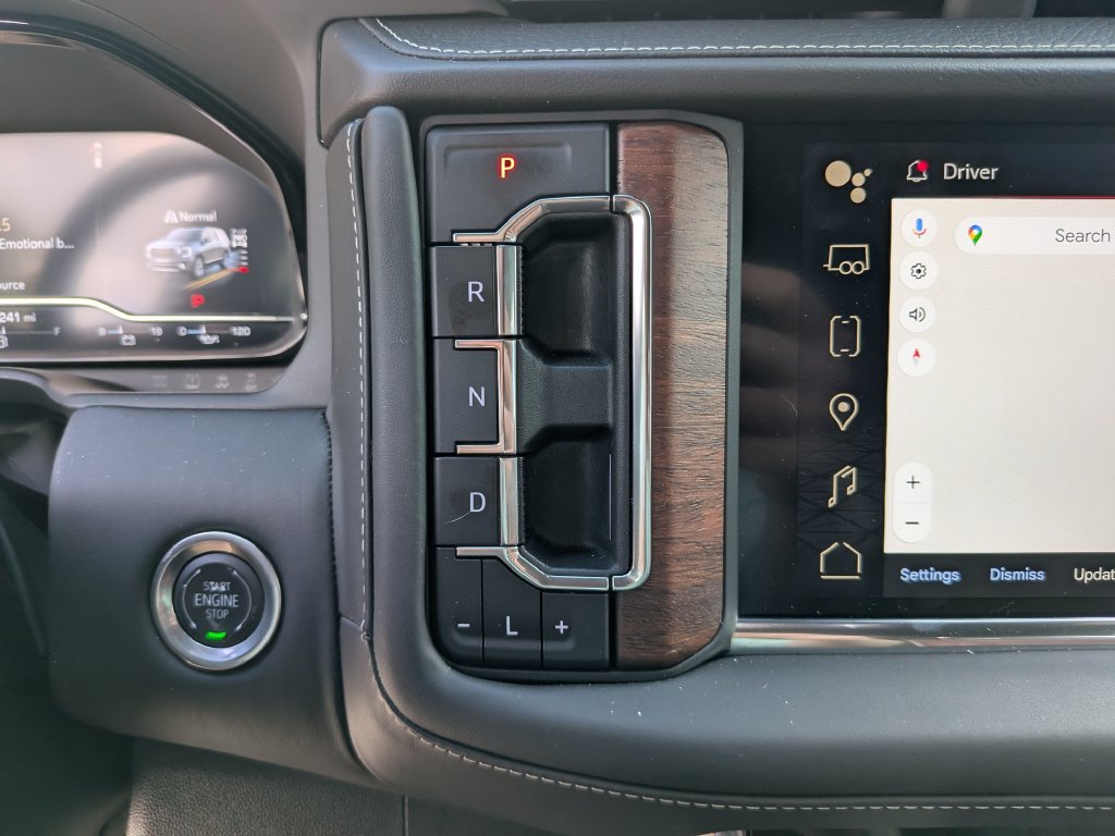 Used 2024 GMC Yukon Denali Ultimate AWD/4WD image 30