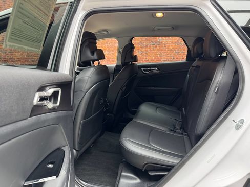 Used 2025 Kia Sportage EX FWD image 24
