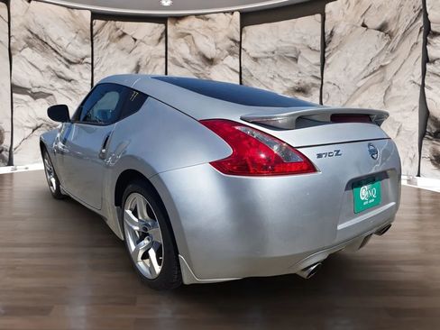 Used 2011 Nissan 370Z Coupe image 8