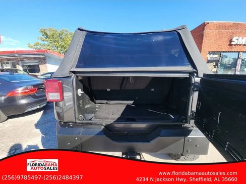 Used 2018 Jeep Wrangler Sport image 11