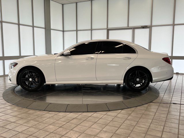 Used 2017 Mercedes-Benz E 300 4MATIC image 4