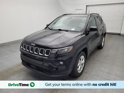 Used 2024 Jeep Compass Latitude AWD/4WD image 1
