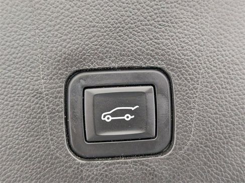 Used 2019 Chevrolet Traverse LT image 31