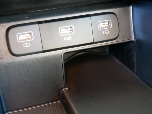 Certified 2022 Kia Sorento S w/ Panoramic Sunroof Package image 33