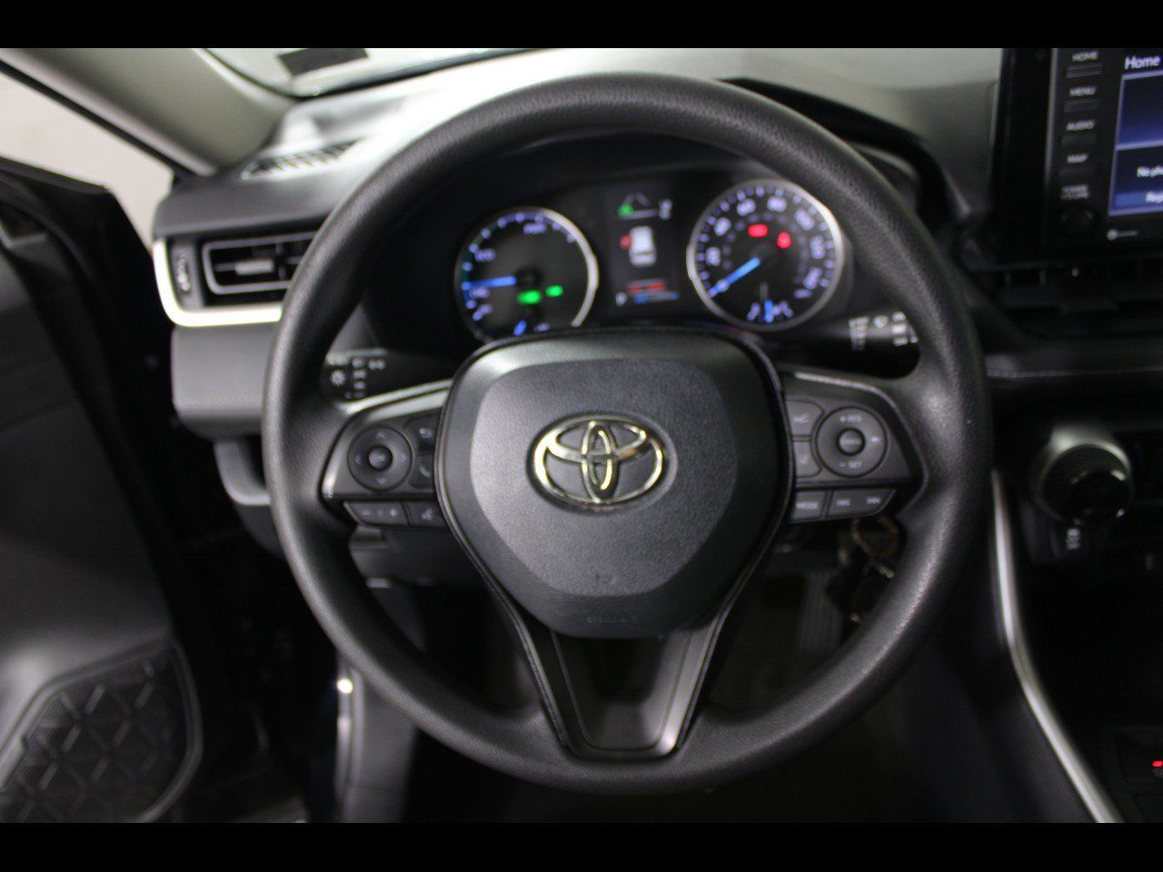 Used 2020 Toyota RAV4 LE w/ Carpet Mat Package AWD/4WD image 19
