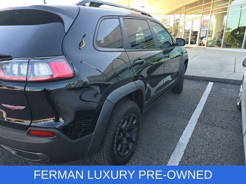 Used 2022 Jeep Cherokee Trailhawk image 5