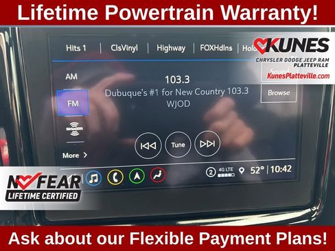 Used 2023 Chevrolet Traverse RS image 25