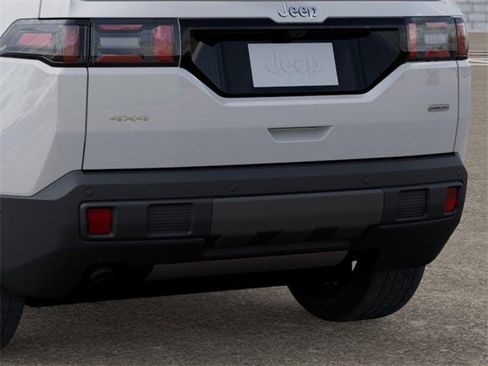 New 2026 Jeep Cherokee Overland image 13