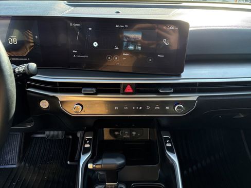 Used 2025 Kia Sorento S image 17