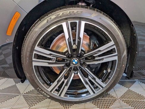 New 2026 BMW i7 xDrive60 w/ Premium Package AWD/4WD image 10
