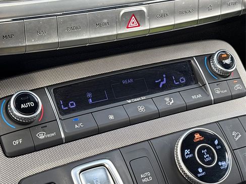 Used 2022 Hyundai Palisade Calligraphy image 32