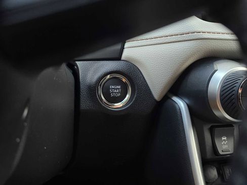 Certified 2025 Toyota RAV4 XLE Premium image 28