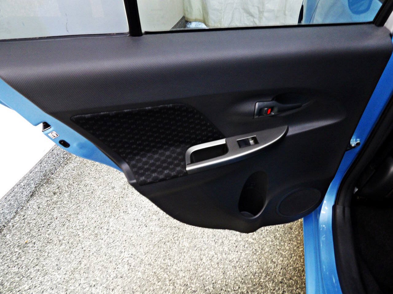 Used 2014 Scion xD FWD image 9