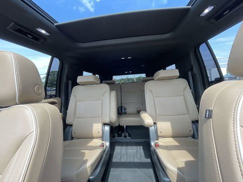Certified 2022 Chevrolet Suburban Premier AWD/4WD image 21