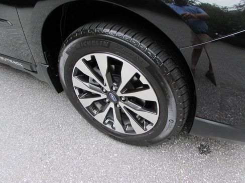 Used 2016 Subaru Outback 2.5i Limited AWD/4WD image 13