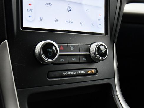 Used 2024 Ford Edge SEL w/ Convenience Package image 29