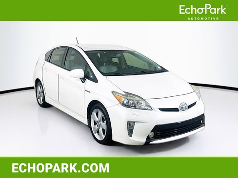 Used 2015 Toyota Prius Five w/ Advanced Technology Package FWD image 1