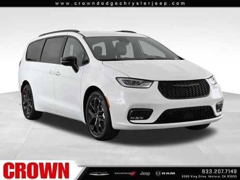 New 2026 Chrysler Pacifica Select w/ S Appearance Package image 3