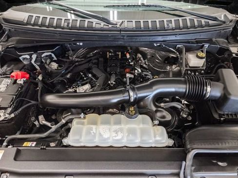 Used 2024 Ford Expedition Limited AWD/4WD image 3