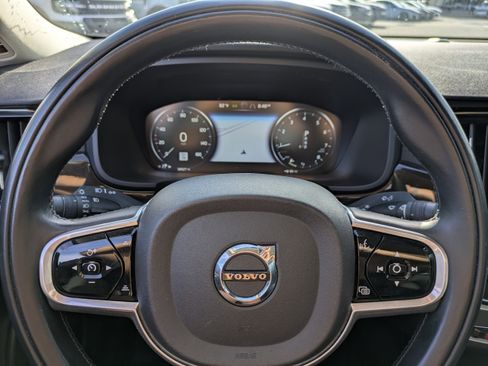 Used 2018 Volvo S90 T5 Momentum w/ Convenience Package image 30