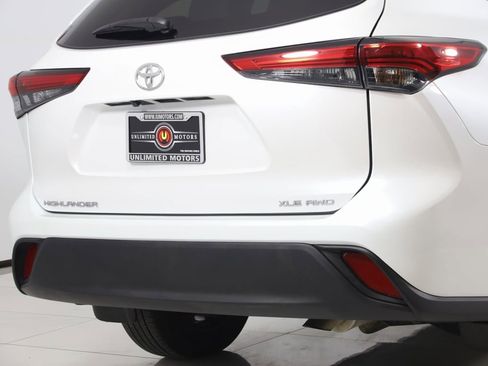 Used 2023 Toyota Highlander XLE image 44