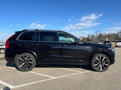 Used 2019 Volvo XC90 T6 Momentum w/ Protection Package image 8