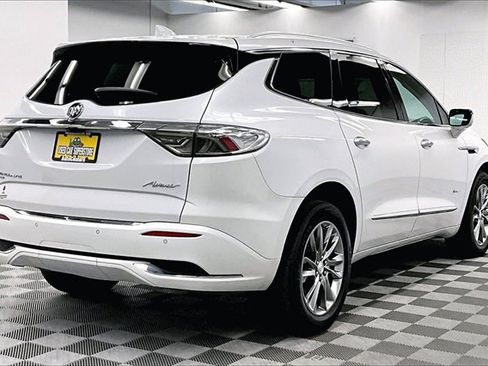 Used 2022 Buick Enclave Avenir image 11