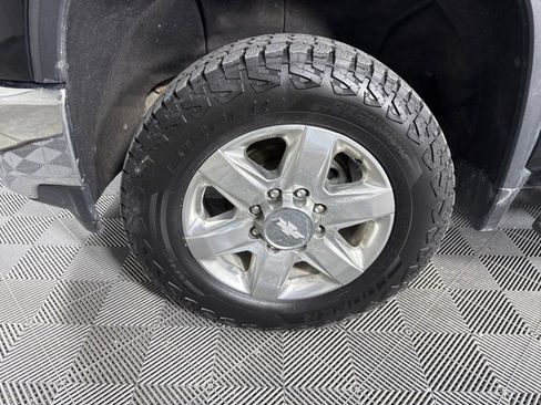Used 2020 Chevrolet Silverado 2500 LTZ w/ LTZ Plus Package image 7