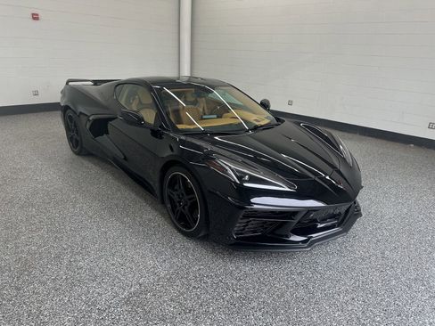 Used 2022 Chevrolet Corvette Stingray Premium Cpe w/ Z51 Performance Package RWD image 4