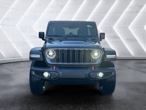 Used 2025 Jeep Wrangler Rubicon image 2
