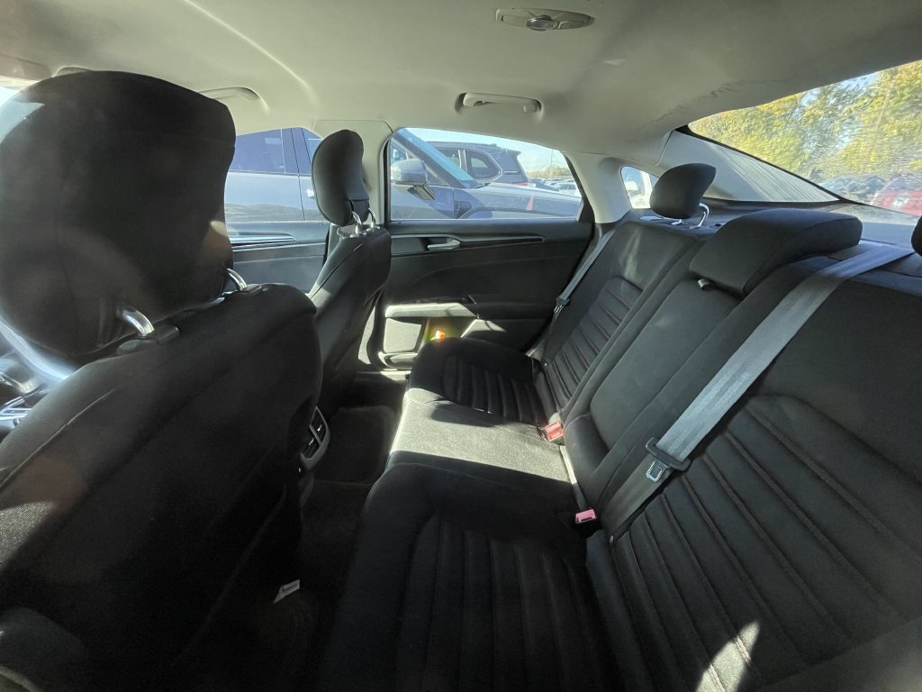 Used 2014 Ford Fusion SE FWD image 10
