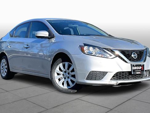 Used 2018 Nissan Sentra S image 3
