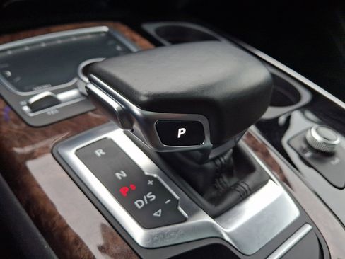 Used 2017 Audi Q7 3.0T Premium Plus image 17