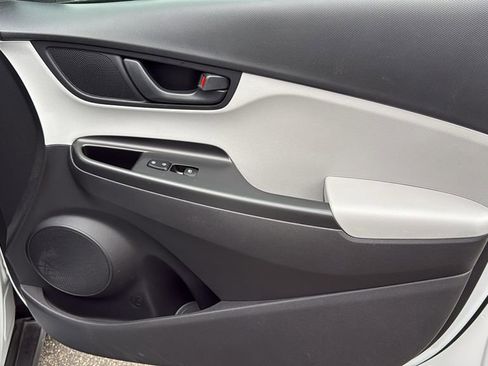 Used 2023 Hyundai Kona SEL w/ Cargo Package image 31