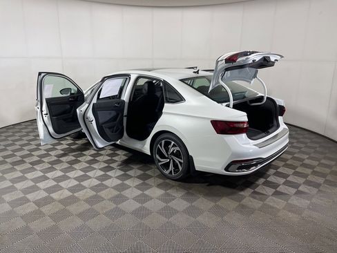 New 2026 Volkswagen Jetta SEL image 12