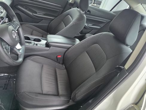 Used 2024 Nissan Altima 2.5 SV AWD/4WD image 22