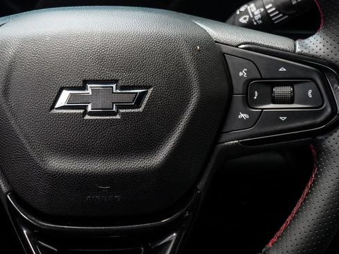 Used 2024 Chevrolet Trax RS w/ Sunroof Package FWD image 15