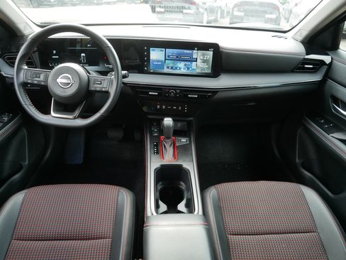 Certified 2025 Nissan Kicks SR AWD/4WD image 10