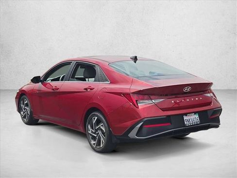 Used 2024 Hyundai Elantra SEL w/ Convenience Package FWD image 7