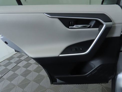 Used 2024 Toyota RAV4 Limited image 27