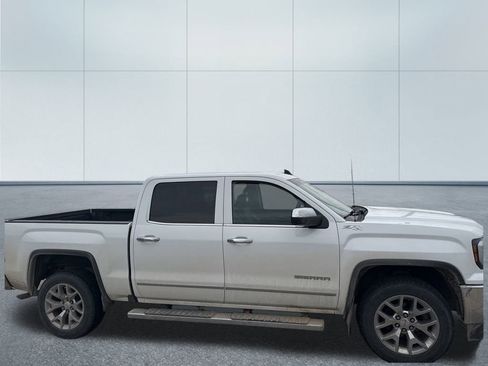 Used 2018 GMC Sierra 1500 SLT w/ SLT Premium Package image 5