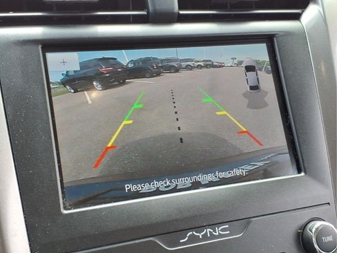 Used 2020 Ford Fusion SE FWD image 20