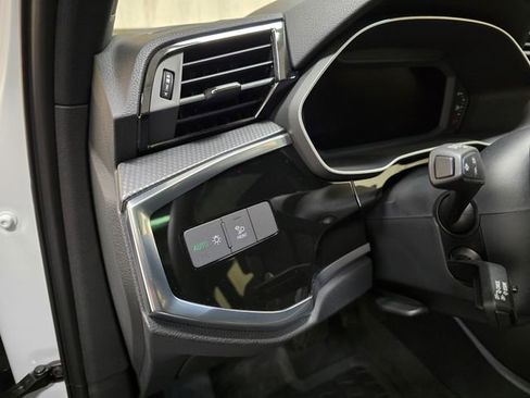 Certified 2025 Audi Q3 2.0T Premium w/ Convenience Package image 19